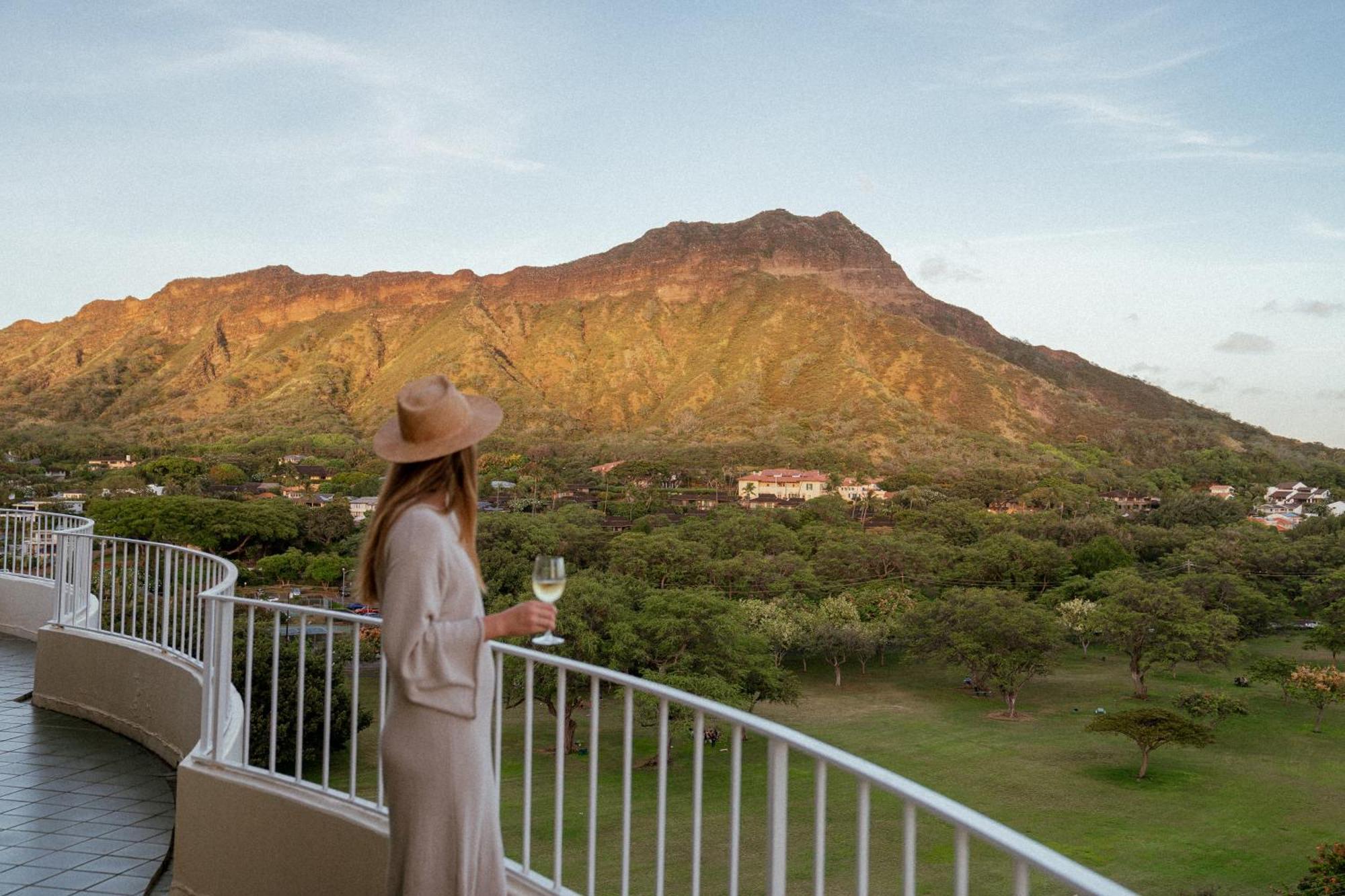 Отель Lotus Honolulu At Diamond Head Экстерьер фото