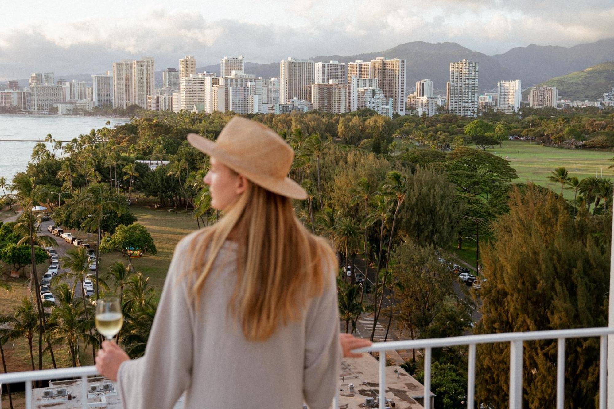 Отель Lotus Honolulu At Diamond Head Экстерьер фото